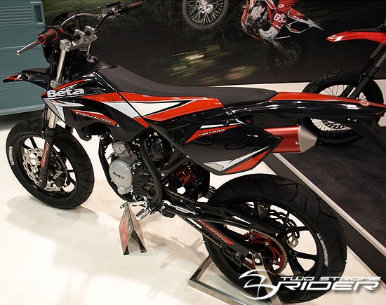 beta_rr_motard_50_tracksiderear_550