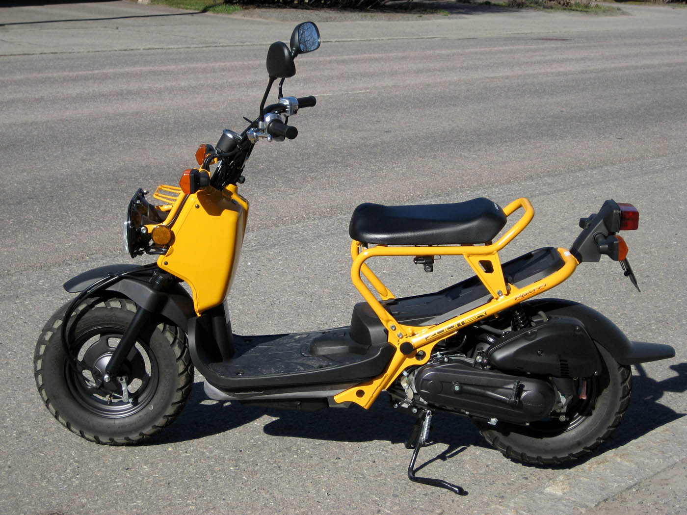 honda_zoomer_50cc_2008_2048