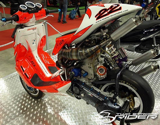 malagutif12v4rearsideleft_550